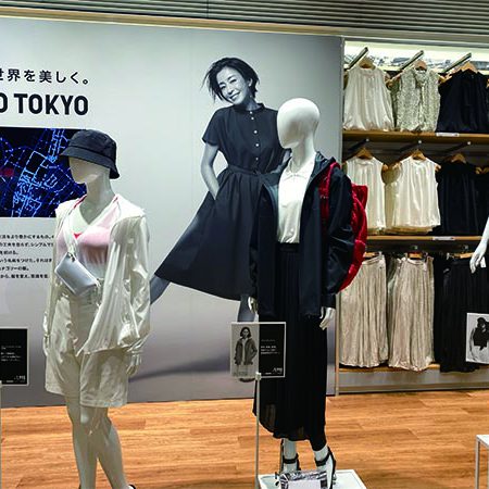 ユニクロ旗艦店とマスクにみるしたたかさ