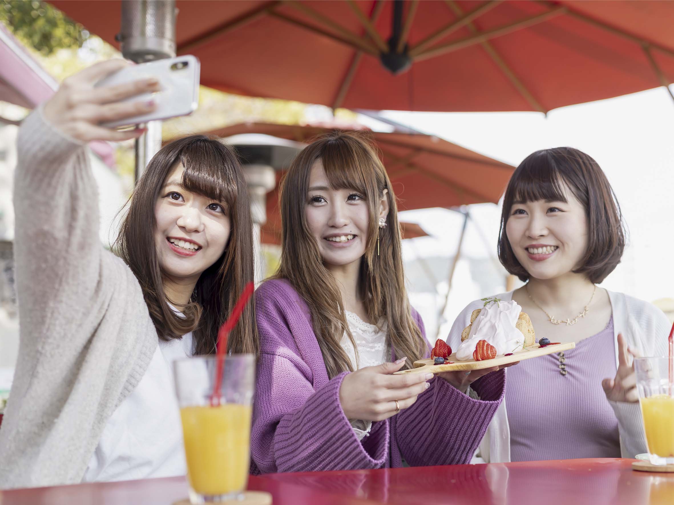 女子大生 女子高生 が好きな のは？ コンビニスイーツ 調査