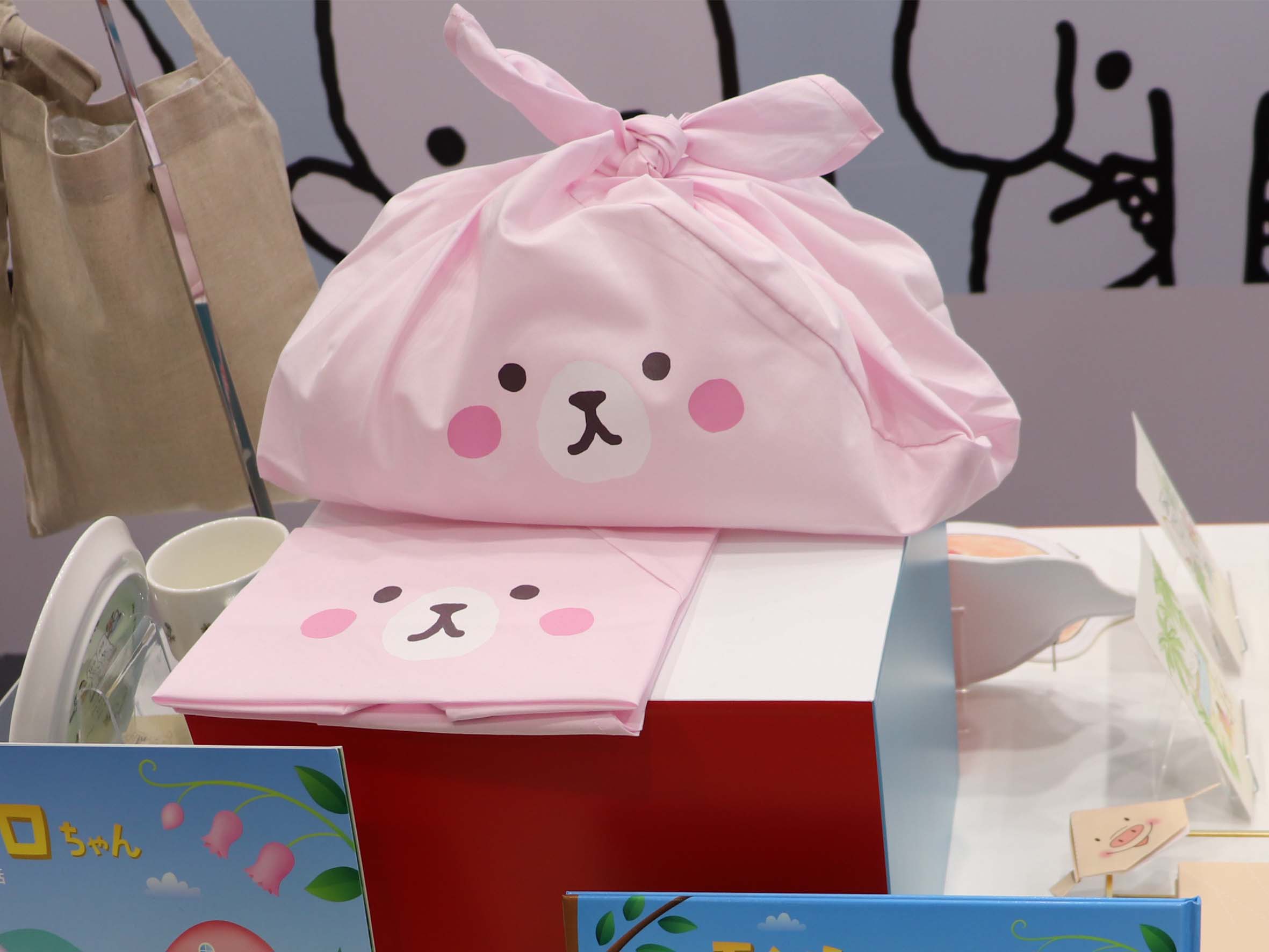 風呂敷のようなコミミちゃん